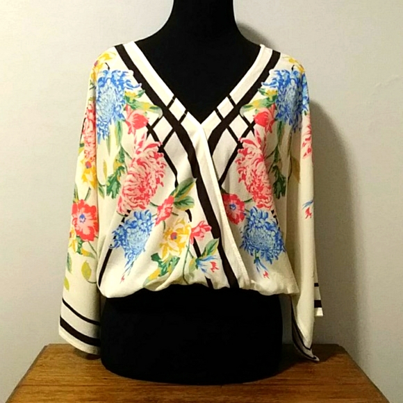 Flying Tomato Tops - FLYING TOMATO WRAP TOP. SIZE LARGE